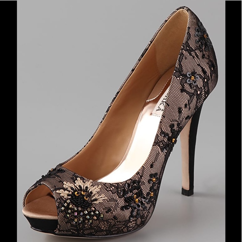 Badgley Mischka 'Stella' Pump - Picture 2 of 16